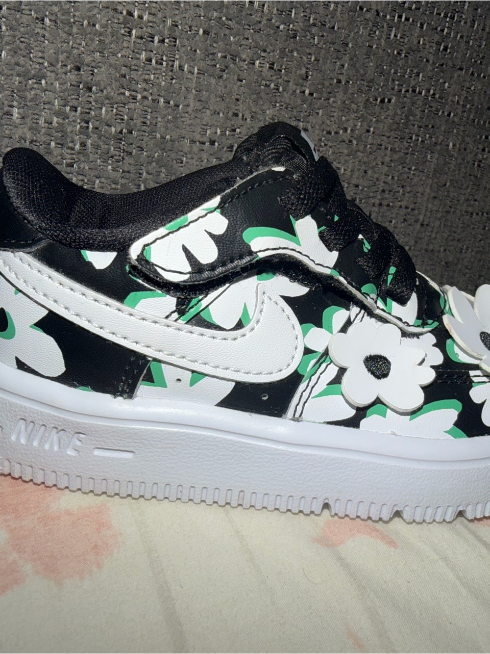 Nike Kids Floral Low-Top Sneakers - Black White Green